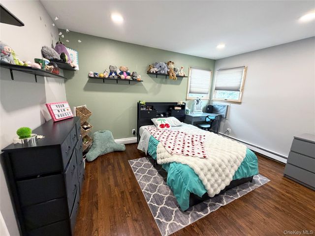 22 Berkshire Road, West Babylon, NY 11704