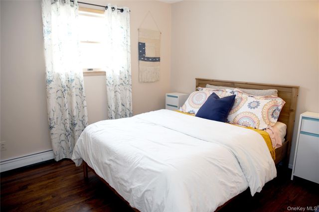 22 Berkshire Road, West Babylon, NY 11704