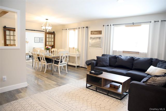 22 Berkshire Road, West Babylon, NY 11704