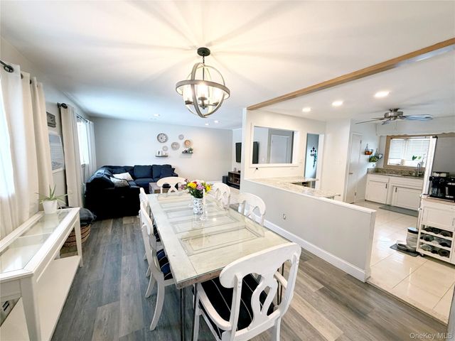 22 Berkshire Road, West Babylon, NY 11704