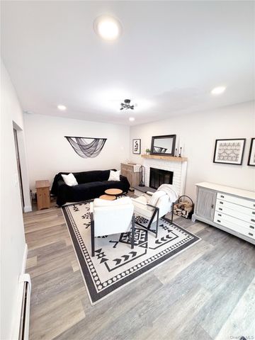 22 Berkshire Road, West Babylon, NY 11704