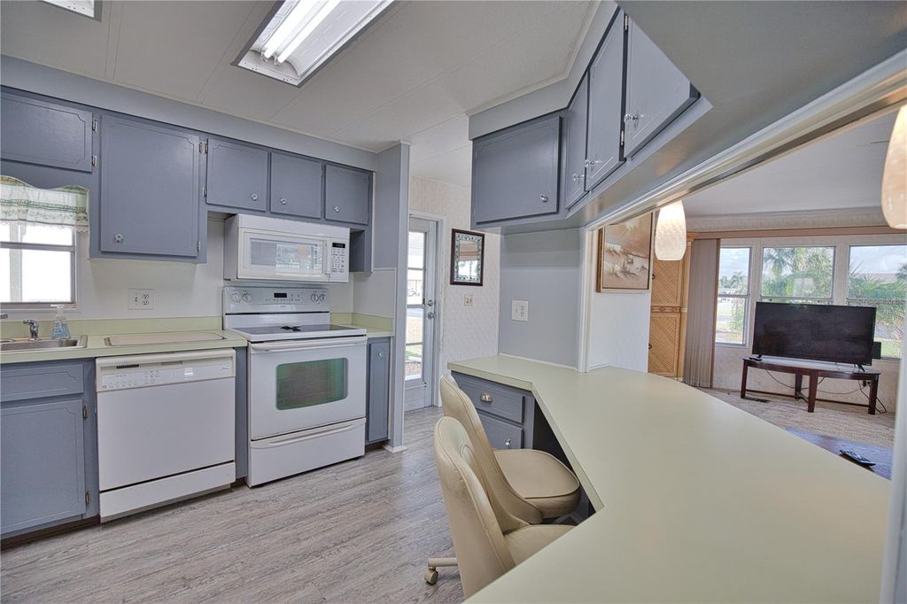 Image 12 of property listing at 311 ROBALO, North Port, FL 34287