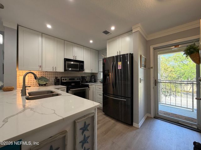 7 ARBOR CLUB Drive 211, Ponte Vedra Beach, FL 32082