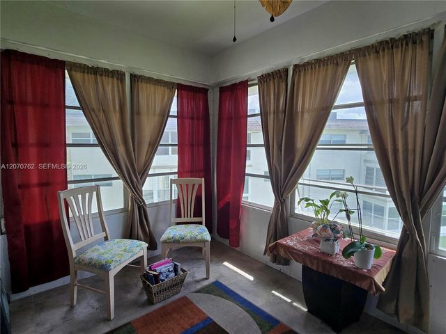 3405 NW 48th Avenue 601, Lauderdale Lakes, FL 33319