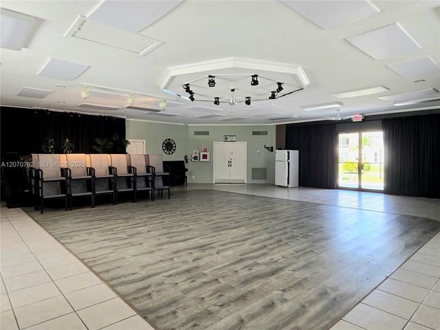 3405 NW 48th Avenue 601, Lauderdale Lakes, FL 33319
