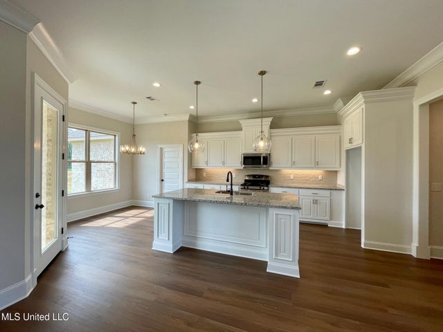 425 Aurora Circle, Canton, MS 39046