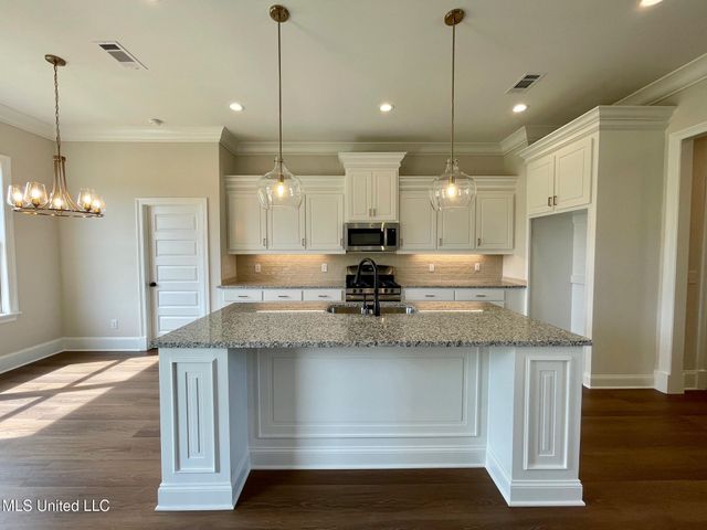 425 Aurora Circle, Canton, MS 39046