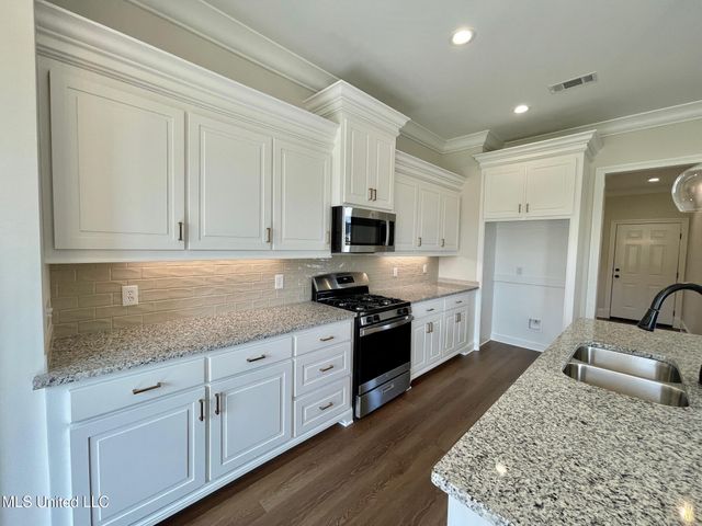 425 Aurora Circle, Canton, MS 39046
