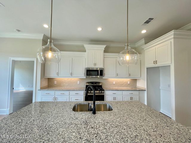 425 Aurora Circle, Canton, MS 39046