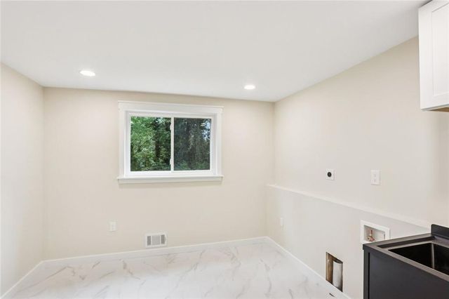 2152 Edgemore, Atlanta, GA 30316
