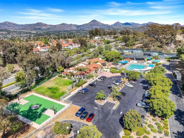 12132 Royal Birkdale Row 104E, San Diego, CA 92128