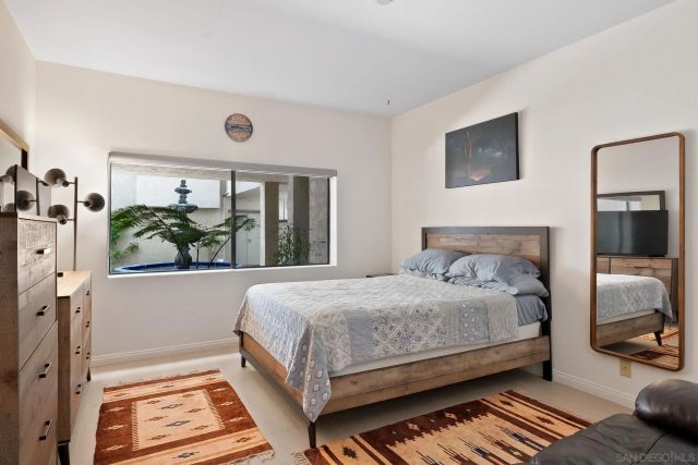 12132 Royal Birkdale Row 104E, San Diego, CA 92128