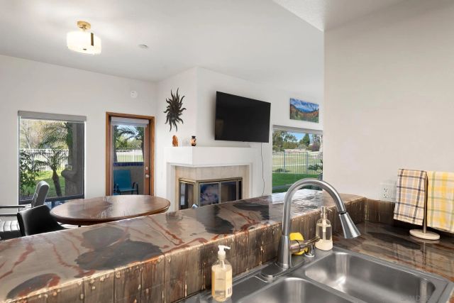 12132 Royal Birkdale Row 104E, San Diego, CA 92128