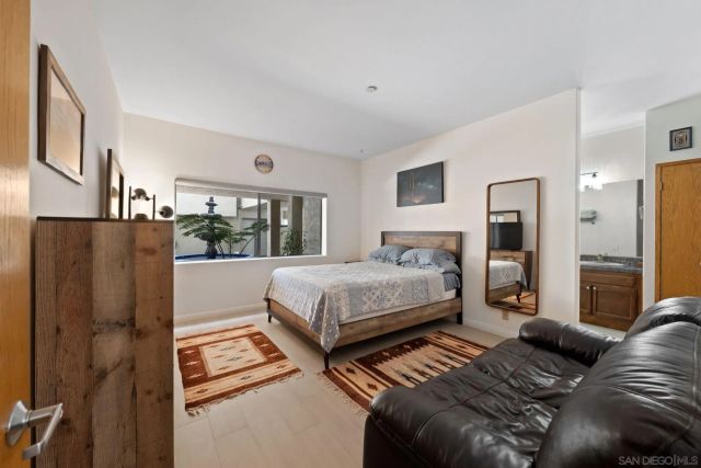 12132 Royal Birkdale Row 104E, San Diego, CA 92128