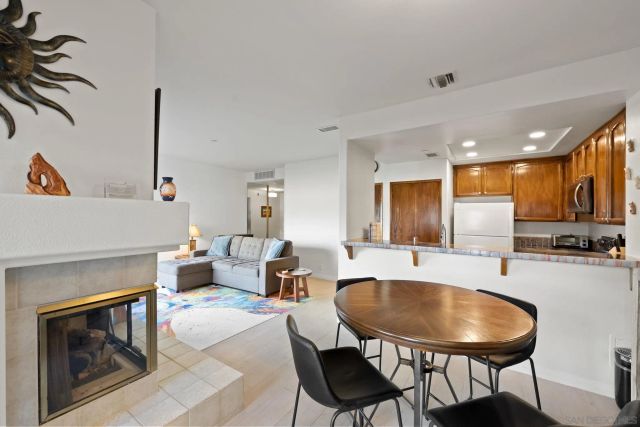 12132 Royal Birkdale Row 104E, San Diego, CA 92128