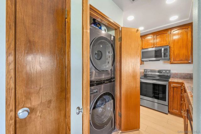 12132 Royal Birkdale Row 104E, San Diego, CA 92128