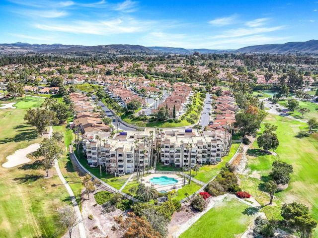 12132 Royal Birkdale Row 104E, San Diego, CA 92128