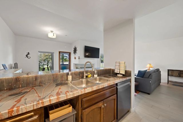 12132 Royal Birkdale Row 104E, San Diego, CA 92128