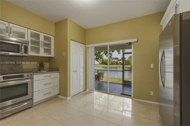 16635 Hemingway Dr, Weston, FL 33326