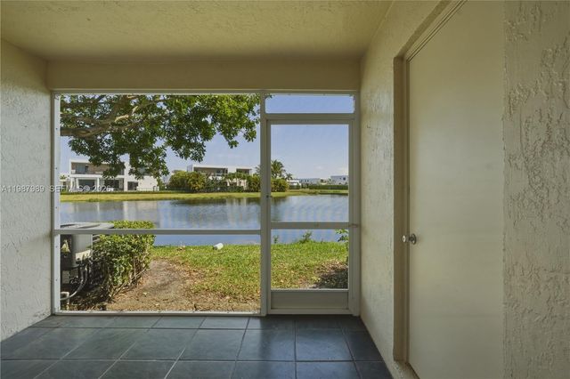 16635 Hemingway Dr, Weston, FL 33326