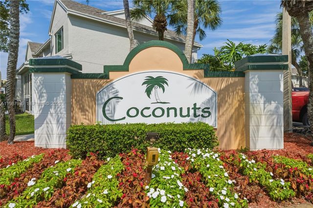 16635 Hemingway Dr, Weston, FL 33326