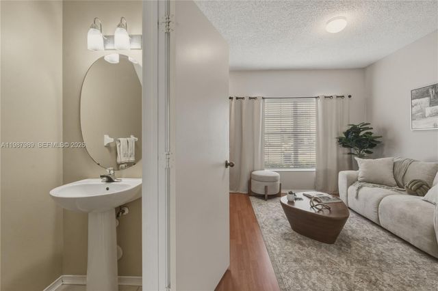 16635 Hemingway Dr, Weston, FL 33326