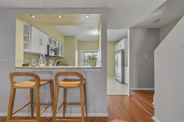 16635 Hemingway Dr, Weston, FL 33326