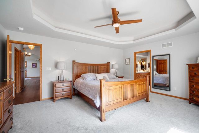 W130N6462 Crestwood DRIVE, Menomonee Falls, WI 53051