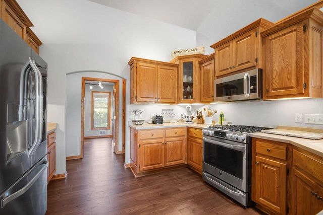 W130N6462 Crestwood DRIVE, Menomonee Falls, WI 53051