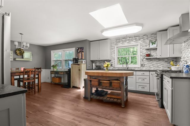 2728 Forest Lake Drive, Jackson, MI 49203