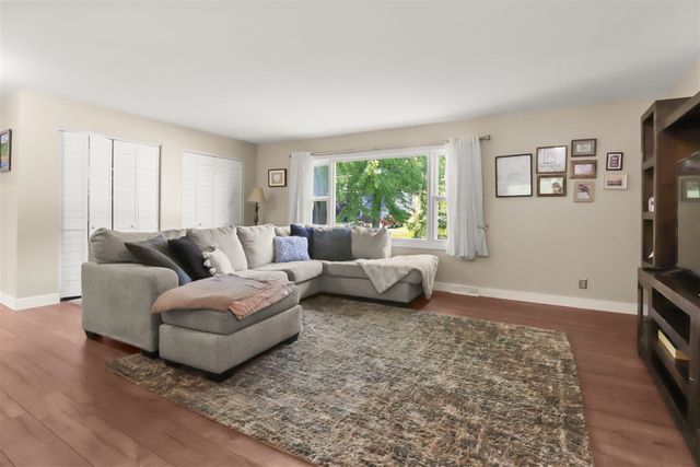2728 Forest Lake Drive, Jackson, MI 49203