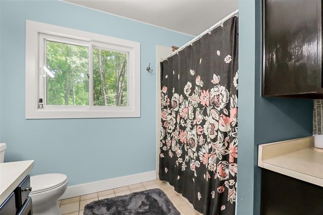 2728 Forest Lake Drive, Jackson, MI 49203