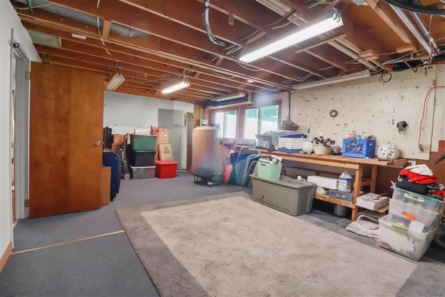 2728 Forest Lake Drive, Jackson, MI 49203