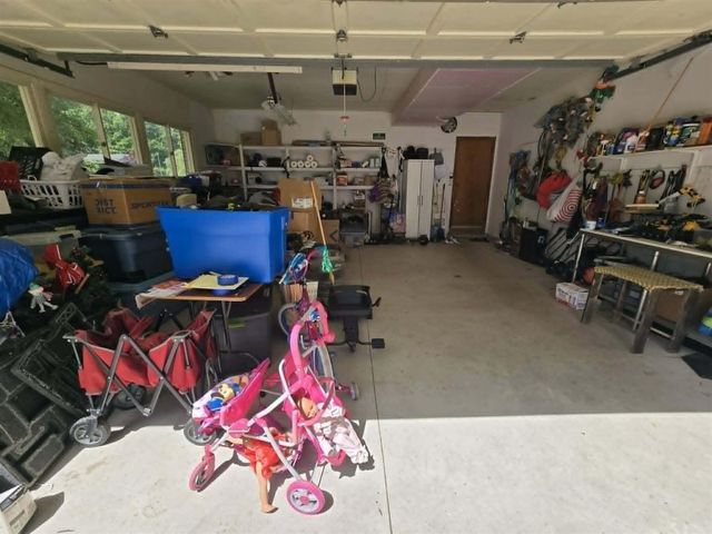 2728 Forest Lake Drive, Jackson, MI 49203