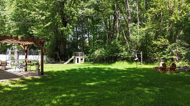 2728 Forest Lake Drive, Jackson, MI 49203
