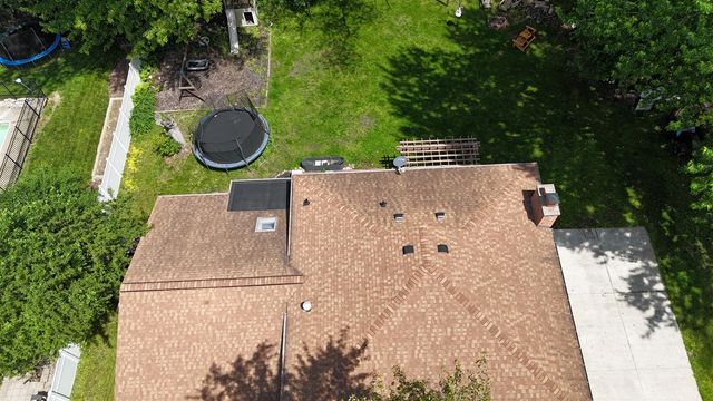 2728 Forest Lake Drive, Jackson, MI 49203
