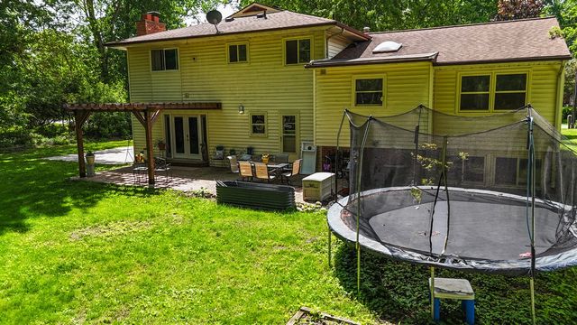 2728 Forest Lake Drive, Jackson, MI 49203