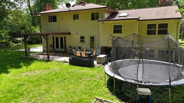 2728 Forest Lake Drive, Jackson, MI 49203