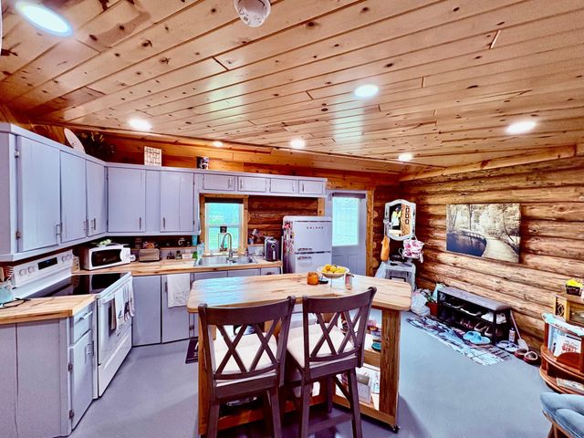 4284 Logan Road NW, Baudette, MN 56623
