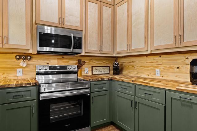 189 Dale Ln, Avinger, TX 75630
