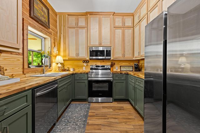 189 Dale Ln, Avinger, TX 75630