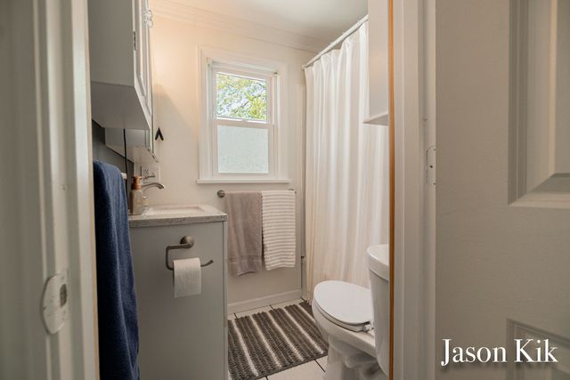 369 N 3rd Avenue, Fruitport Vllg, MI 49415
