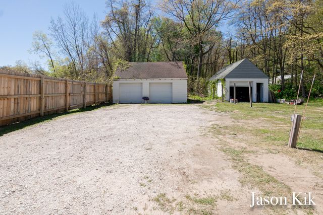 369 N 3rd Avenue, Fruitport Vllg, MI 49415