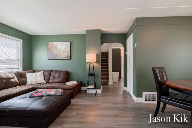 369 N 3rd Avenue, Fruitport Vllg, MI 49415