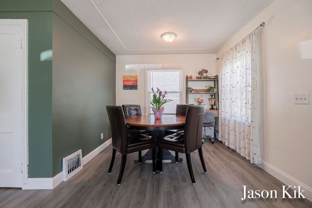 369 N 3rd Avenue, Fruitport Vllg, MI 49415