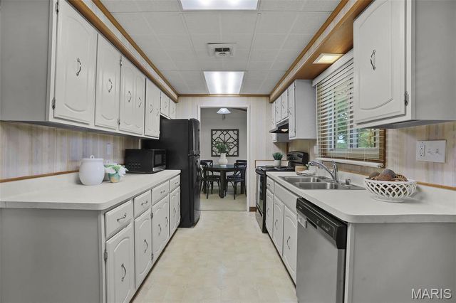 3411 Glennoak Drive, Edwardsville, IL 62025