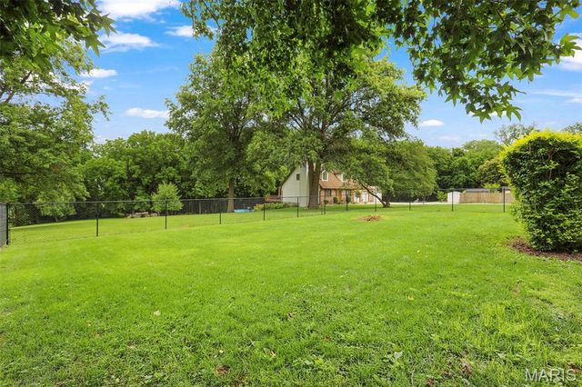 3411 Glennoak Drive, Edwardsville, IL 62025
