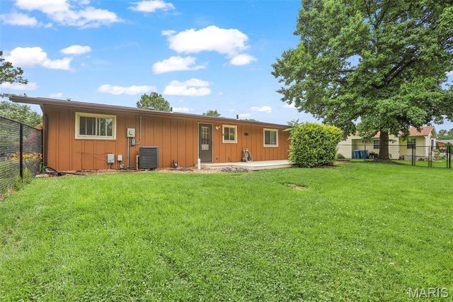 3411 Glennoak Drive, Edwardsville, IL 62025