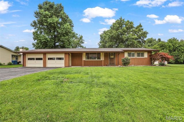 3411 Glennoak Drive, Edwardsville, IL 62025