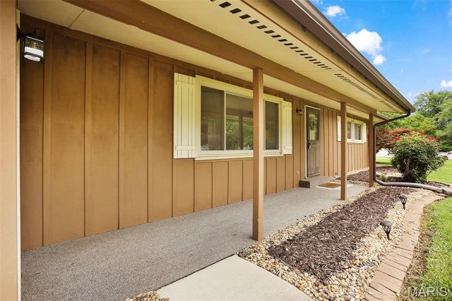 3411 Glennoak Drive, Edwardsville, IL 62025
